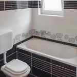 2 Bedroom Gorgeous In Apartamento *