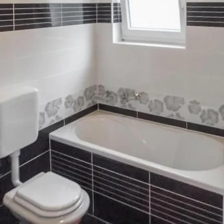 Gorgeous In شقة *