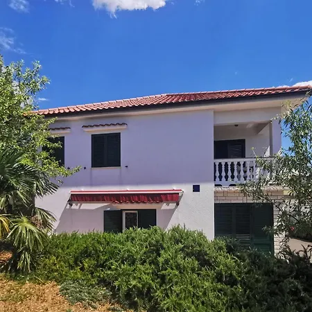 Gorgeous In نوفي فينودولسكي